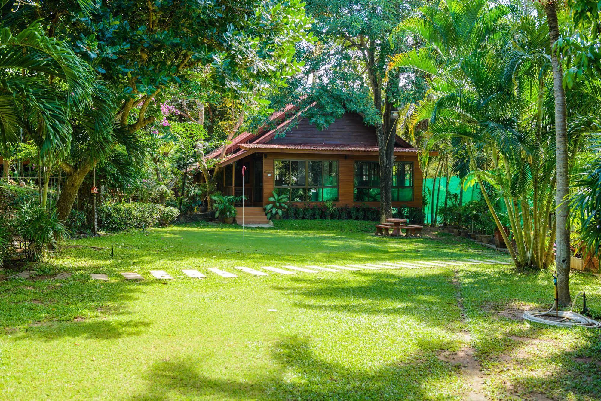 Baansuan Aokhai Beach Resort メーピン エクステリア 写真