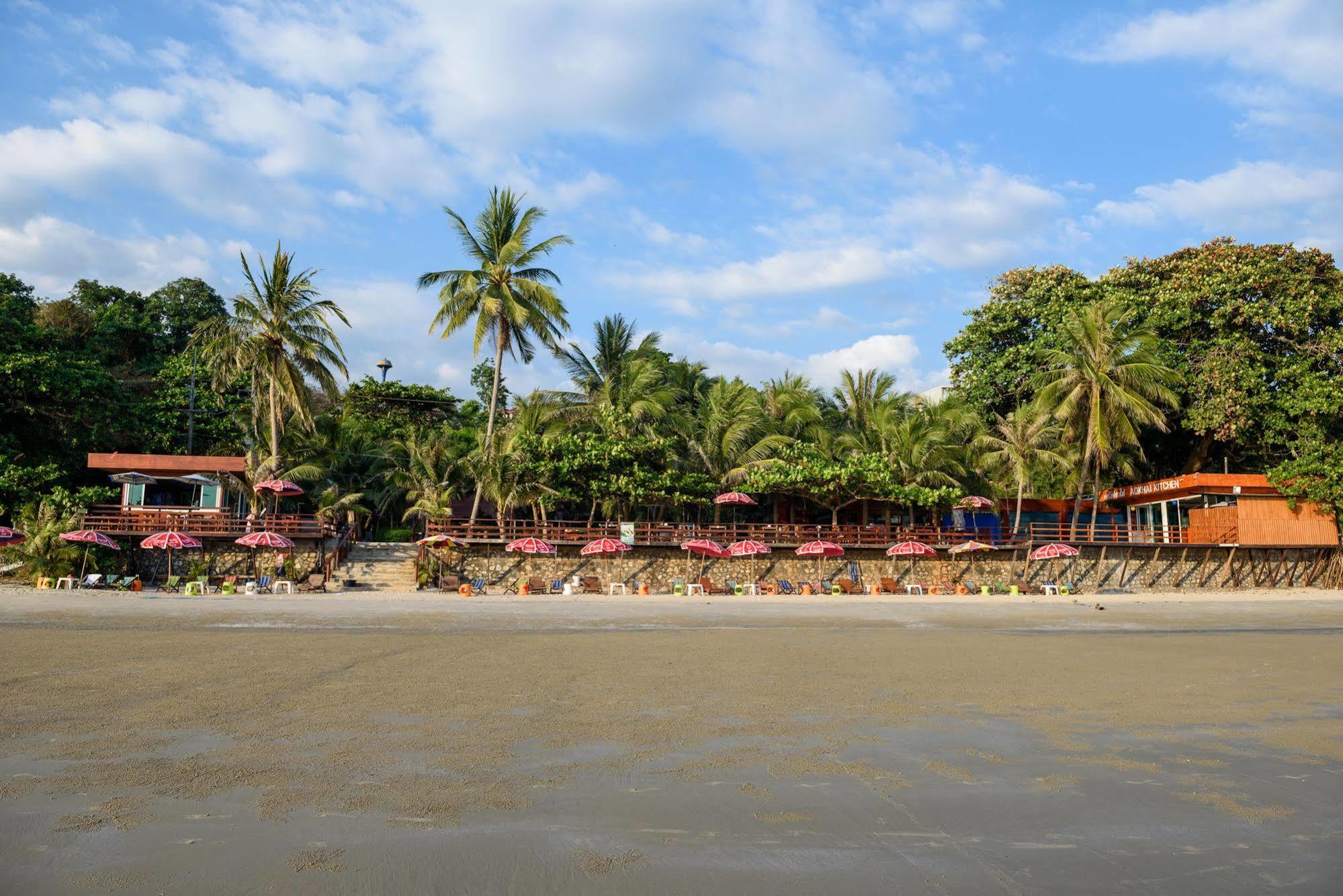 Baansuan Aokhai Beach Resort メーピン エクステリア 写真