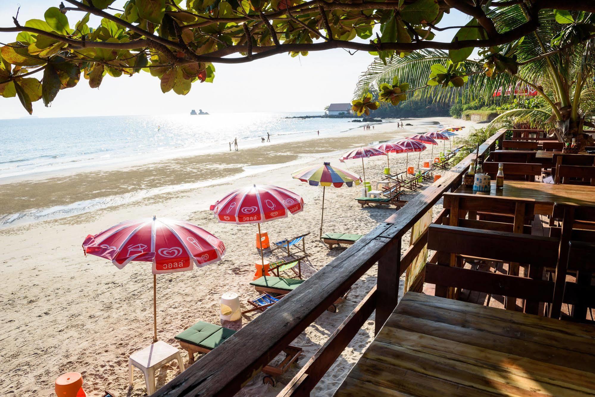 Baansuan Aokhai Beach Resort メーピン エクステリア 写真