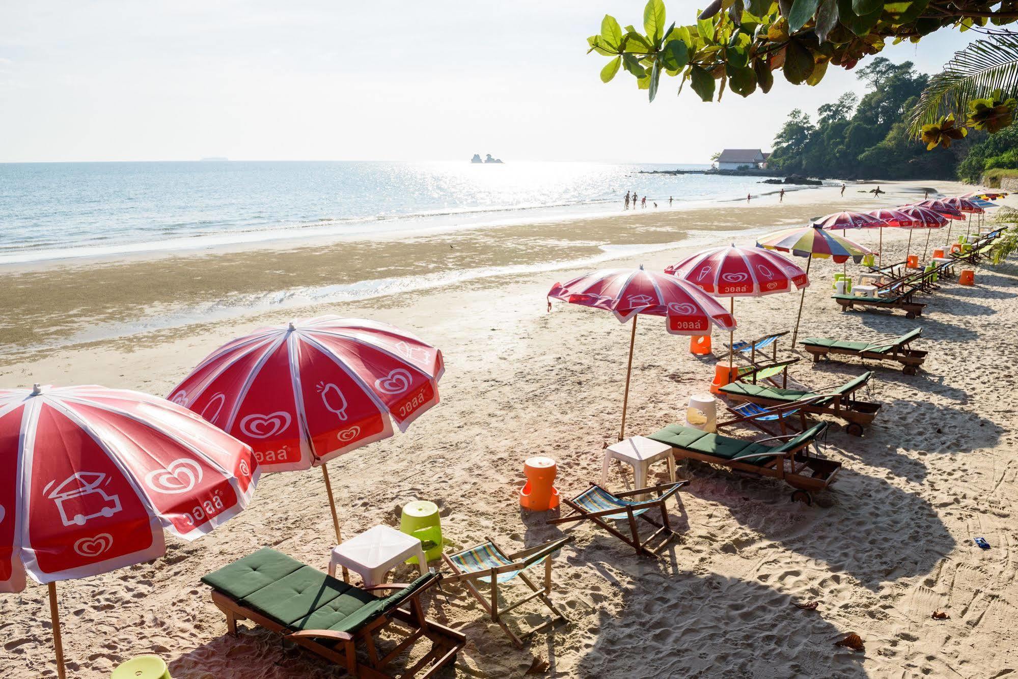 Baansuan Aokhai Beach Resort メーピン エクステリア 写真